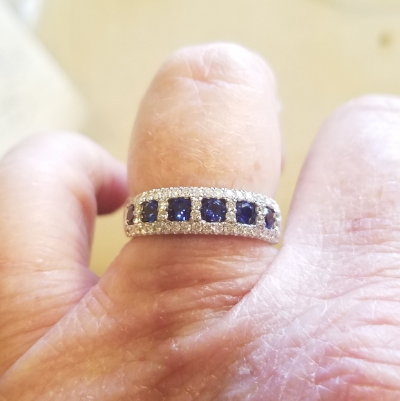 βββSOLDβββDIAMOND & SAPPHIRE RING - Picture 5 of 12
